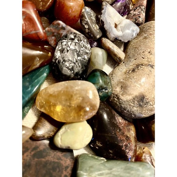 Tumbled And Polished Authentic Minerals Crystals Over Three Pounds - Picture 7 of 14